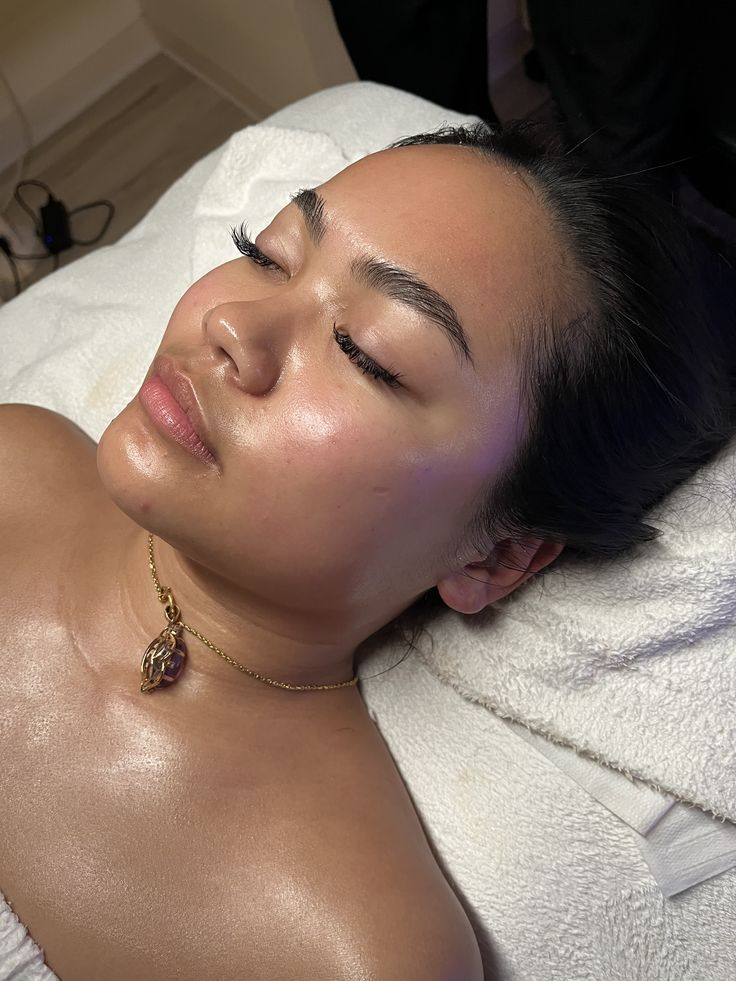 DERMAPLANING + MICRONEEDLING